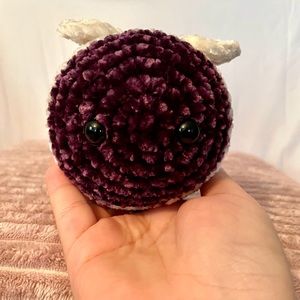 Crochet velvet berries and cream bee